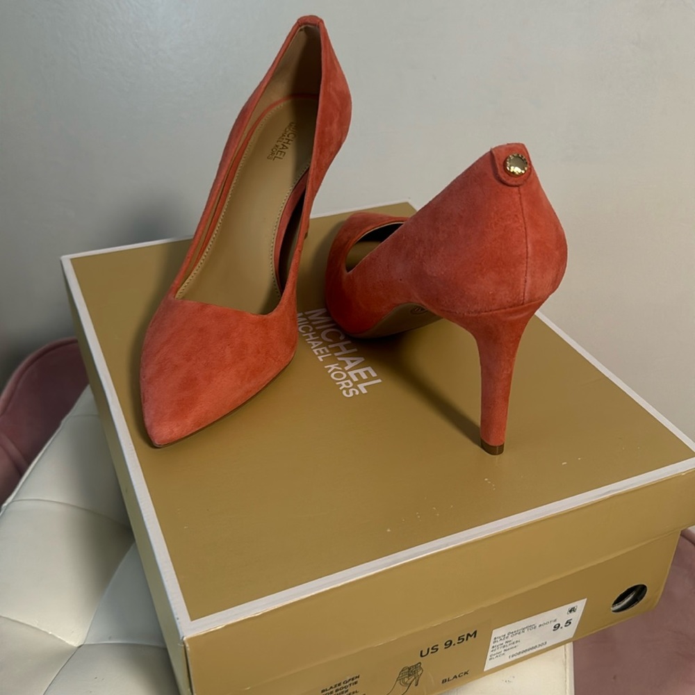 Michael Kors suede pump,New!